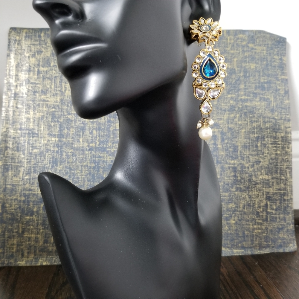 Indian Earrings with Kundan, Stone and Pearl work - Picture 1 of 8